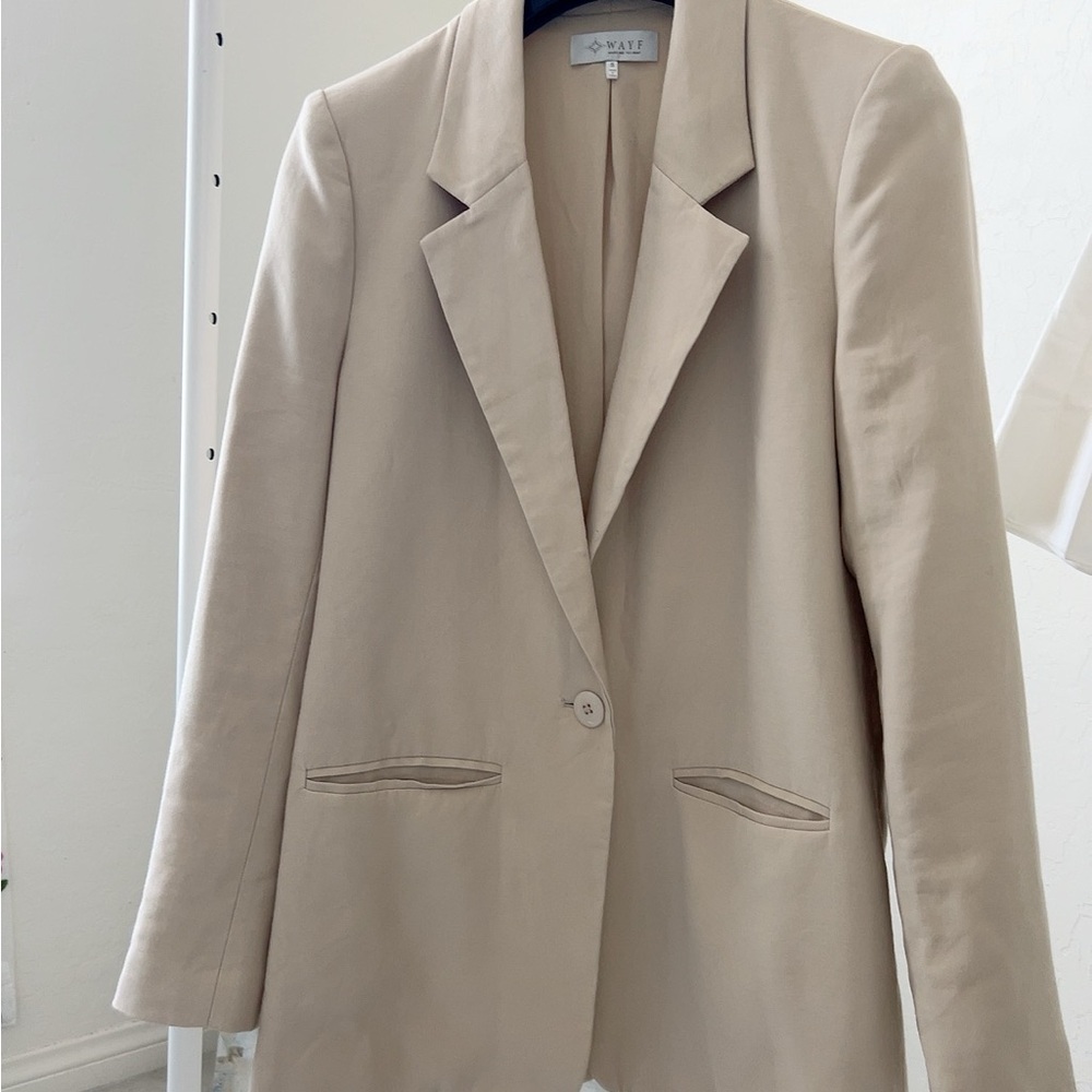 Wayf Tan Blazer with Notched Lapels and Relaxed Fit